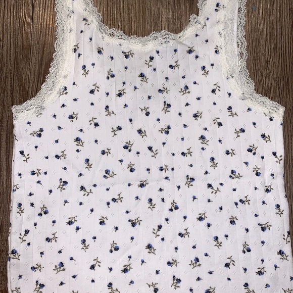 Brandy Melville Tank - Picture 3 of 3